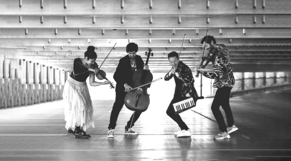 Feuerbach Quartett - In Aktion spielend, in einer Tiefgarage